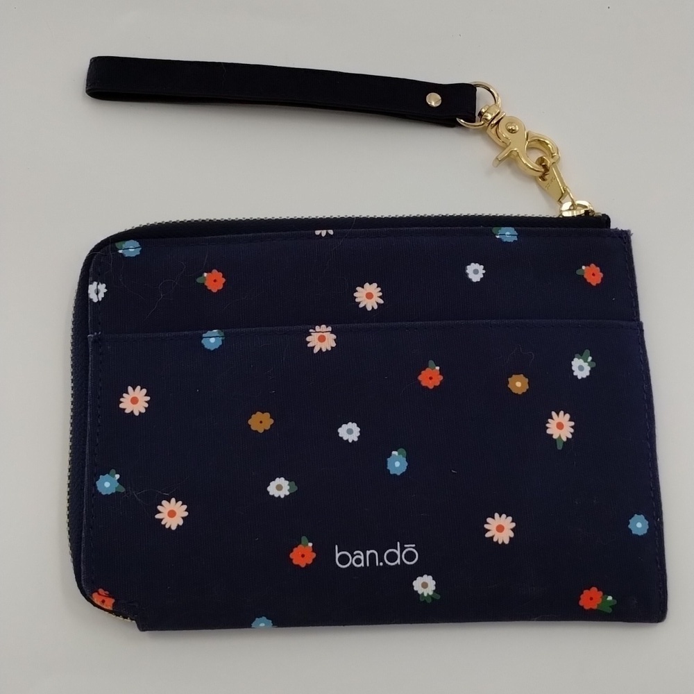 Ban.do navy floral wristlet w/removable strap gold hardware zip around